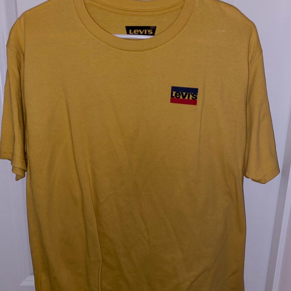 Yellow Levi’s Tshirt